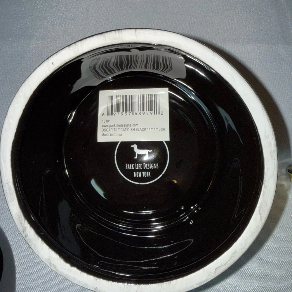 Park Life Design - NY Black Cat Bowl Set - Each Hold 1 1/2 Cups. NWT